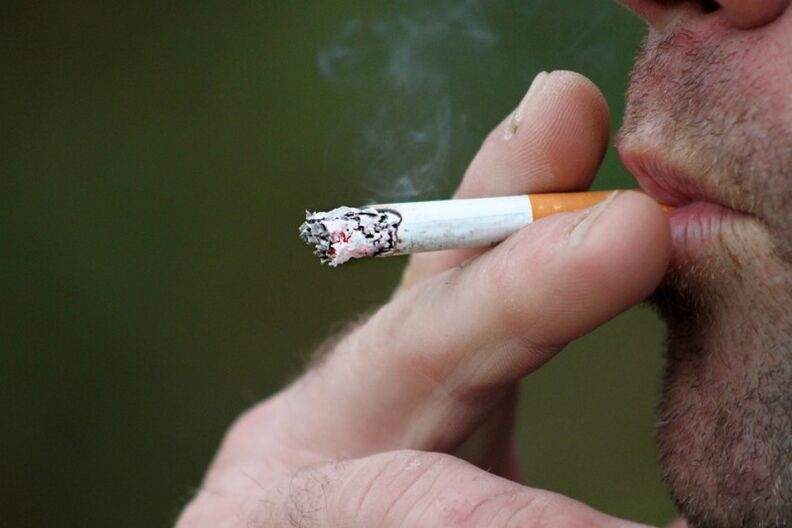 Palenie jest czynnikiem przyczyniającym się do rozwoju zaburzeń erekcji