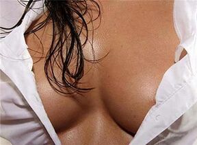 Kobiece piersi to część ciała, która najbardziej podnieca mężczyzn